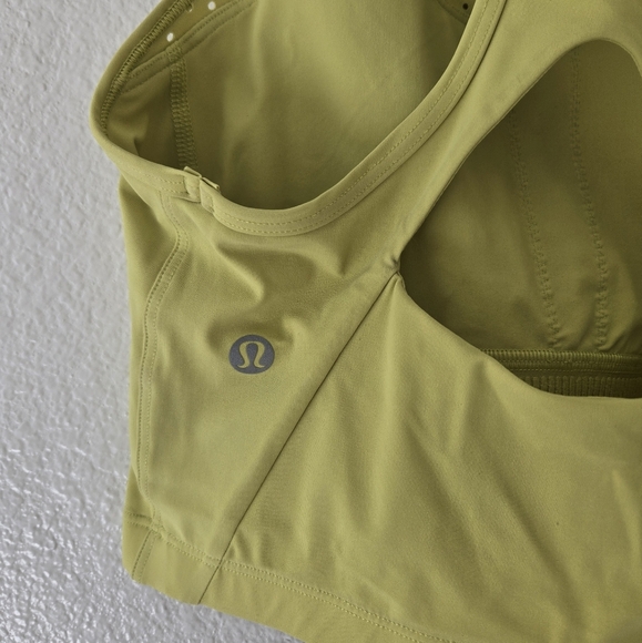 Lululemon Unleash Strength Sport Bra *Medium Support Yellow Serpentine Size 4 - Picture 8 of 16